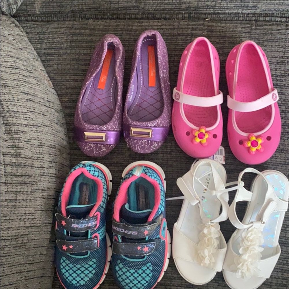 Four (4) pairs of girls schools size 9